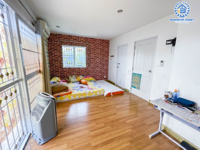 ทาวน์เฮ้าส์มือสอง นนทบุรี ม.พฤกษาทาวน์เน็กซ์ นครอินทร์ หลังมุม! เนื้อที่ 39.50 ตร.ว. ฟังก์ชัน 3 ห้องนอน 2 ห้องน้ำ 2 ที่จอดรถ  สภาพภายในสวย พร้อมเข้าอยู่ได้ทันที ฟรี! แอร์ 2 เครื่อง บนทำเลเดินทางสะดวก ติดถนนนครอินทร์ เชื่อมต่อถนนราชพฤกษ์ ถนนกาญจนาภิเษก ใกล้จุดขึ้นทางด่วน "ศรีรัช"...